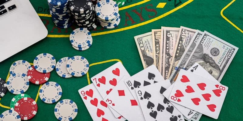 Học cách chơi Poker từ cao thủ